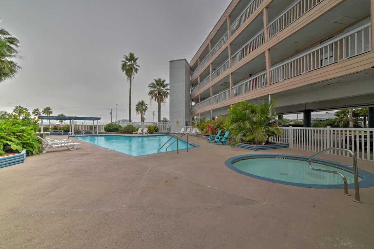 Oceanfront Corpus Christi Condo Resort Perks! Exterior photo