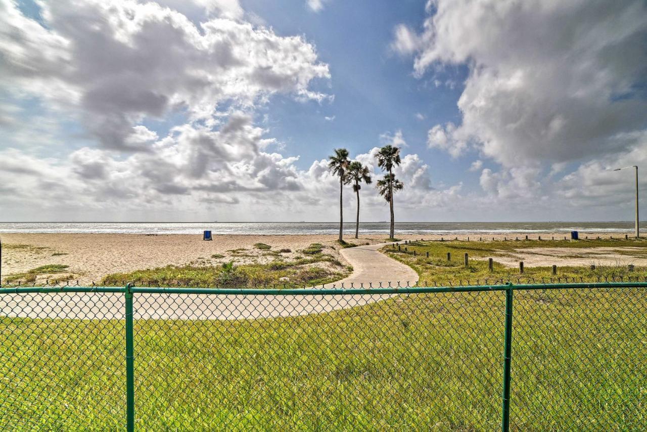 Oceanfront Corpus Christi Condo Resort Perks! Exterior photo